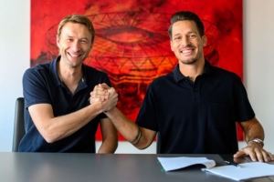 官方：莱比锡门将布拉斯维希加盟勒沃库森，合同至2027年6月30日