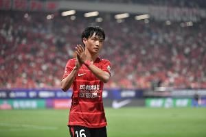 媒体人评蓉城进球：杨明洋的头球最关键，第二球德尔加多太聪明了