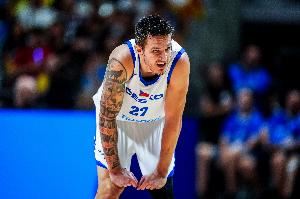 捷克男篮4连败提前出局 克雷伊奇4战场均7.5分&投篮27%&三分13.6%