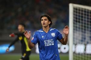 38岁中超旧将想复出踢跨洲附加赛，玻利维亚主帅婉拒：一年没踢球