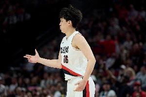 队记：如果杨瀚森继续发挥出色 球队会为他设计更多战术