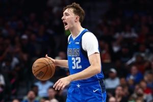 肯扬-杜林：弗拉格有马里昂那样的能量 欧文回归后将对他有利图片