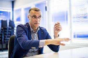 0-3输挪威是因国米刚输欧冠？贝尔戈米：布冯可以说得更优雅一些