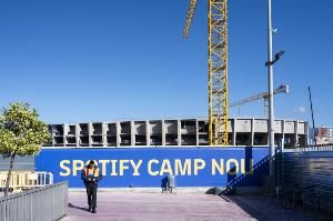 每体：巴萨已提交审批文件，若下周一获批将在下周末重返诺坎普